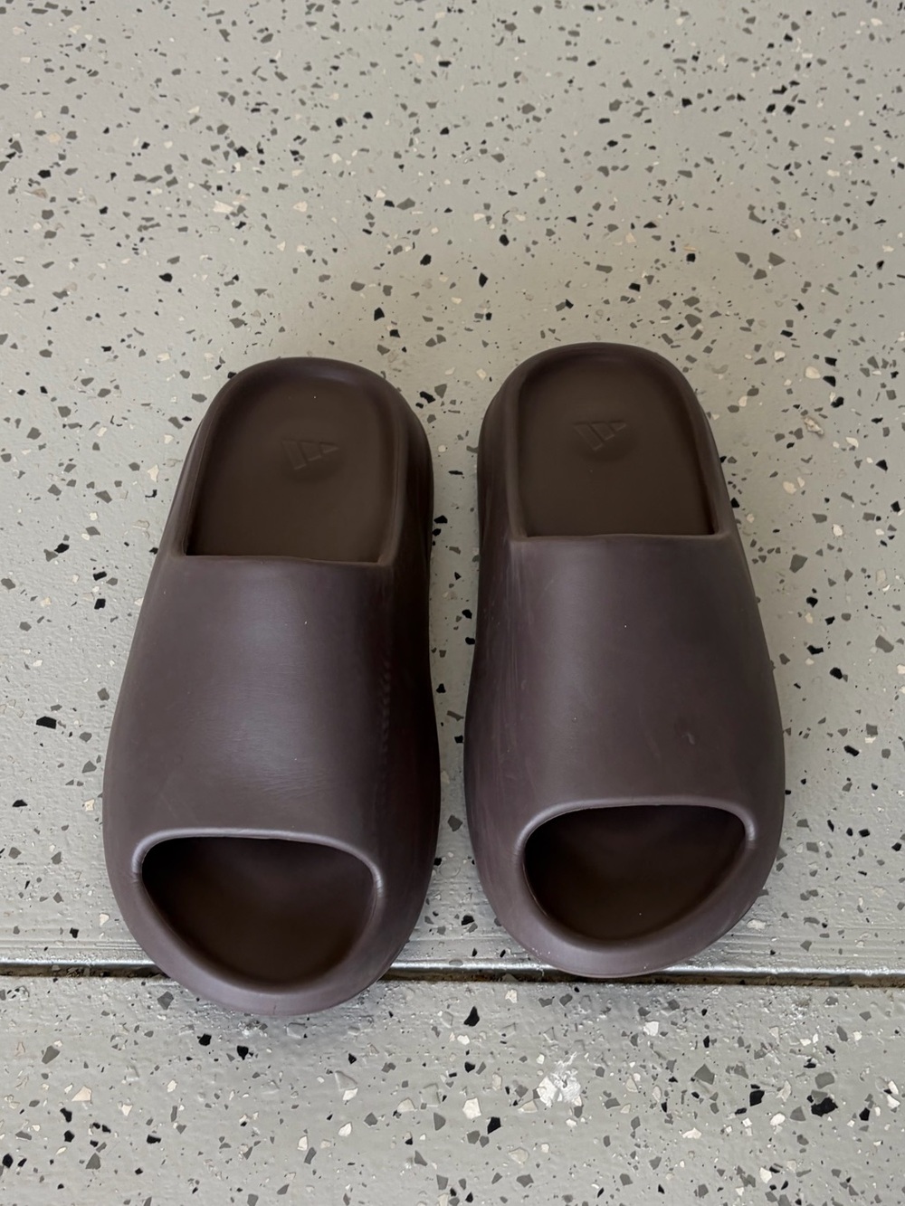 Adidas Yeezy Slide SOOT- Browb